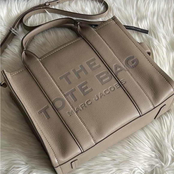 💰SOLD - H004L01PF21 - Marc Jacobs The Leather Medium Tote Bag - Picture 5 of 16